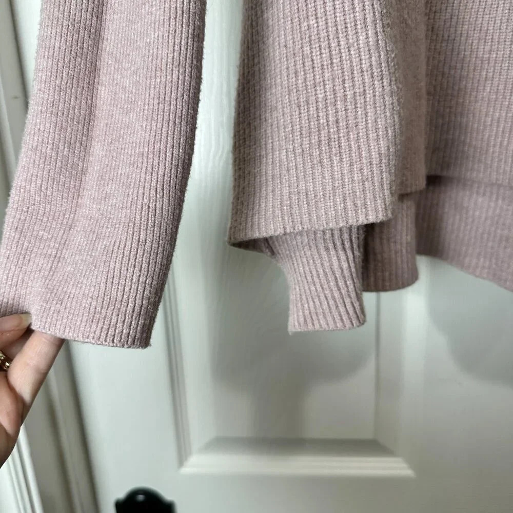 Devotion by Cyrus Boutique Blush Pink Soft Ribbed Cowl Neck Sweater Size Large - Picture 4 of 7